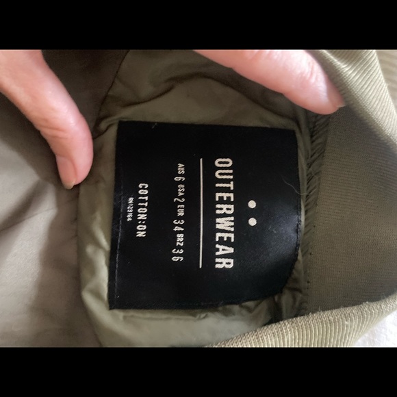 Outerwear light puffer jacket size 2 - Picture 4 of 8